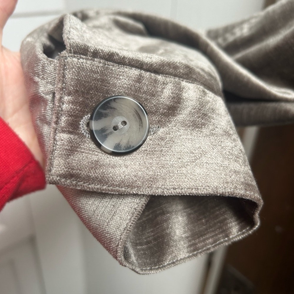 CAbi Women’s Sunday Topper Velvet Jacket - Picture 5 of 7